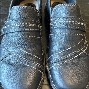 Earth Origins Black Slip-On Loafers with Contrast Stitching